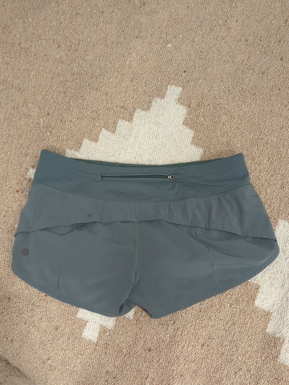 Lululemon π Speed Up Shorts π 6 - Picture 3 of 6